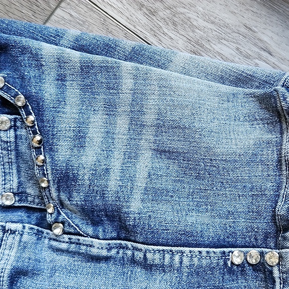 PLATINUM PLUSH Women's Blue Embellished Jean Shorts - Picture 4 of 7